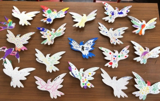 Kinder der WJ Lüdenscheid kreativ im Kunstprojekt Scheuerpfähle von VAKT