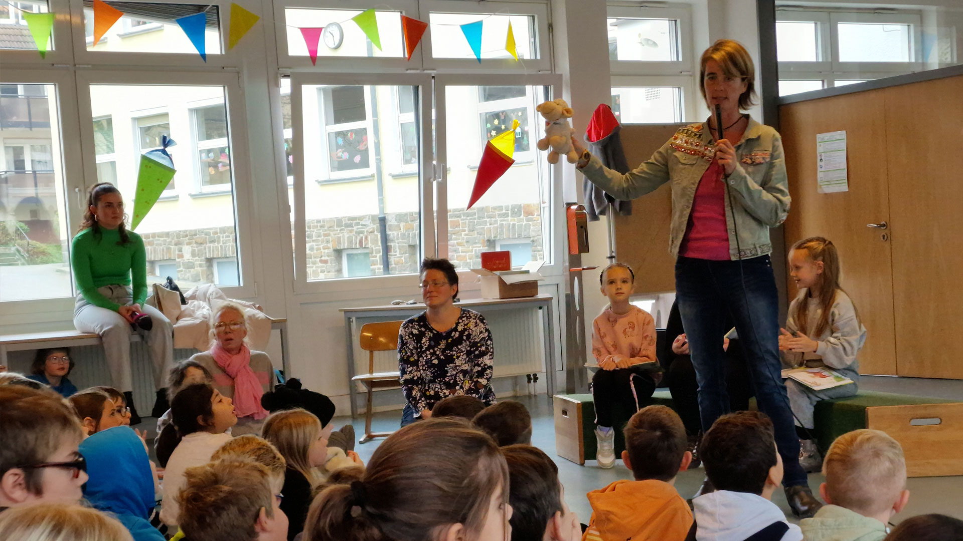 Lesung "Friedolins Freunde" in der ukrainischen Sprache in der Grundschule Nachrodt