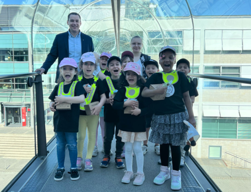 ALBERT zu Besuch bei der Sparkasse an Volme und Ruhr