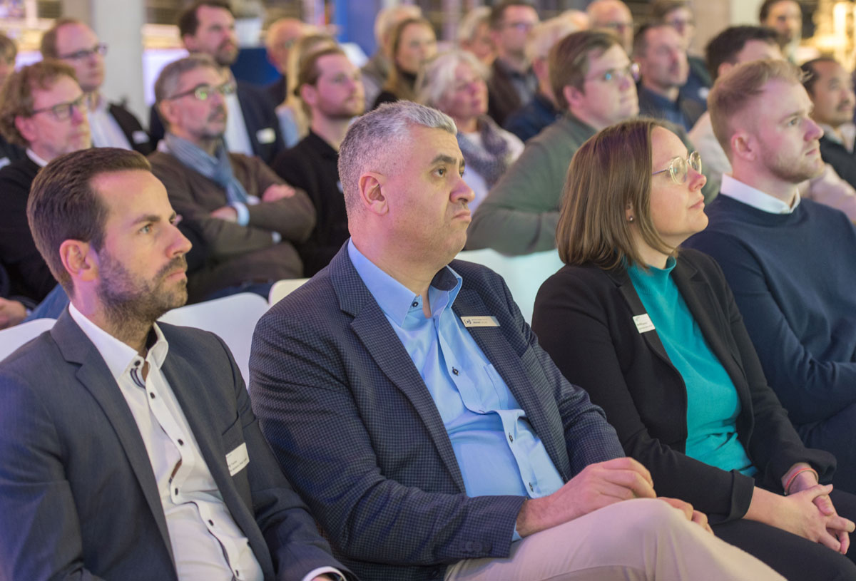 Forum Fabrik der Zukunft 2025 mit der bace GmbH Forum Fabrik der Zukunft 2025 mit der bace GmbH