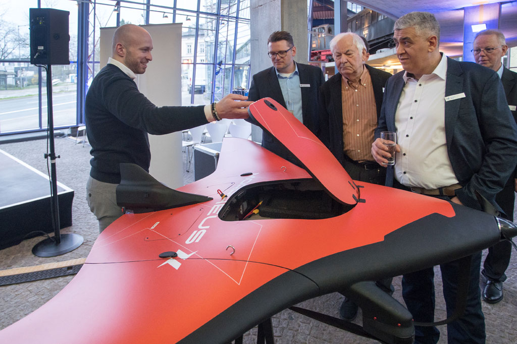 Forum Fabrik der Zukunft mit Norman Koerschulte von Morpheus Logistik GmbH Forum Fabrik der Zukunft mit Norman Koerschulte von Morpheus Logistik GmbH