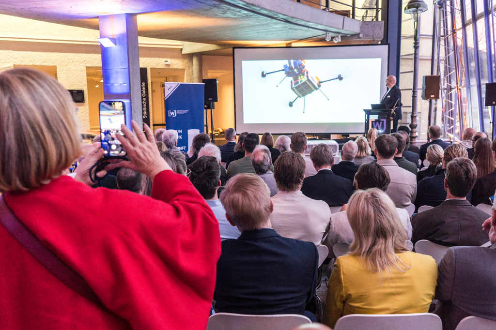 Forum Fabrik der Zukunft mit Norman Koerschulte von Morpheus Logistik GmbH Forum Fabrik der Zukunft mit Norman Koerschulte von Morpheus Logistik GmbH