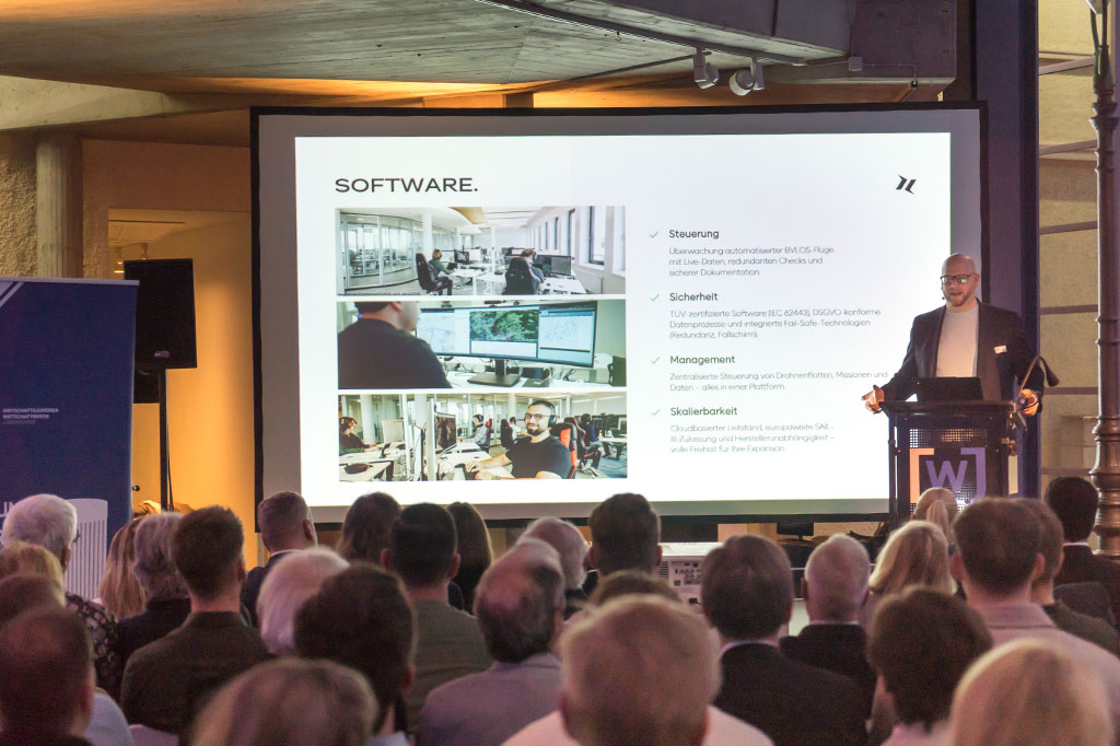 Forum Fabrik der Zukunft mit Norman Koerschulte von Morpheus Logistik GmbH Forum Fabrik der Zukunft mit Norman Koerschulte von Morpheus Logistik GmbH