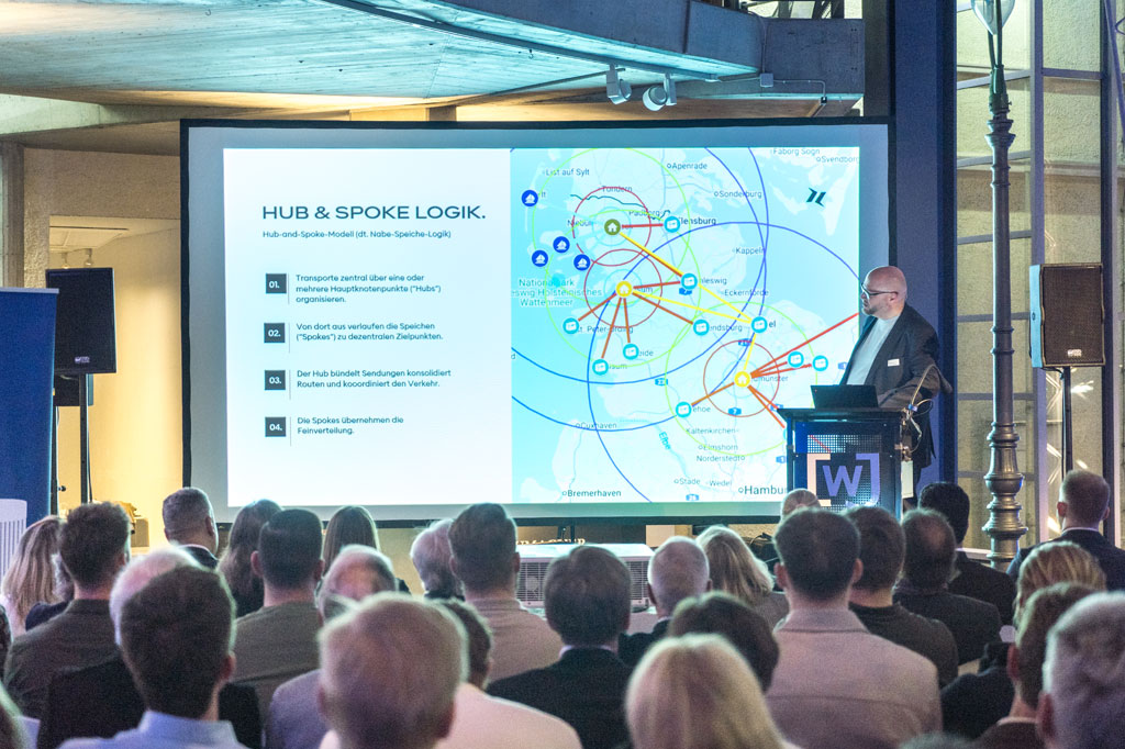 Forum Fabrik der Zukunft mit Norman Koerschulte von Morpheus Logistik GmbH Forum Fabrik der Zukunft mit Norman Koerschulte von Morpheus Logistik GmbH